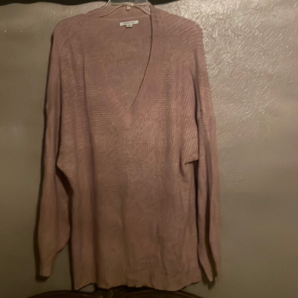 American eagle pink vneck sweater